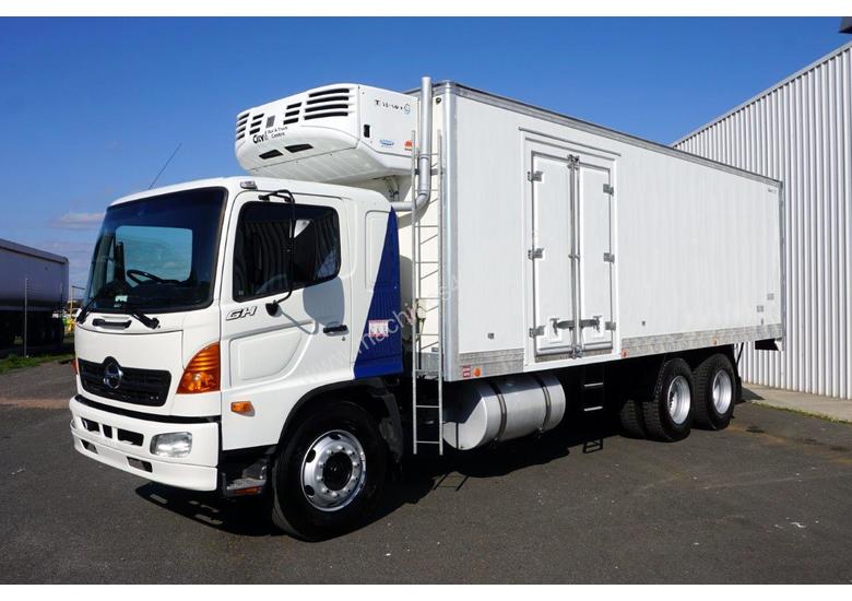 caption 2004 Hino GH (6x2) 12 Pallet Refrigerated Truck