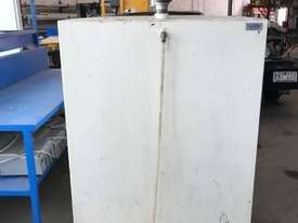 2000LT Oil Tank - picture1' - Click to enlarge