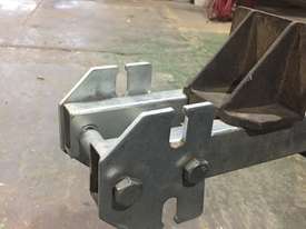 clamp holding plate  - picture1' - Click to enlarge