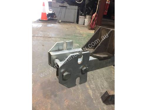 clamp holding plate 