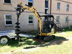 Caterpillar A7B Auger Drive with 150mm & 300mm Augers - Hire - picture1' - Click to enlarge
