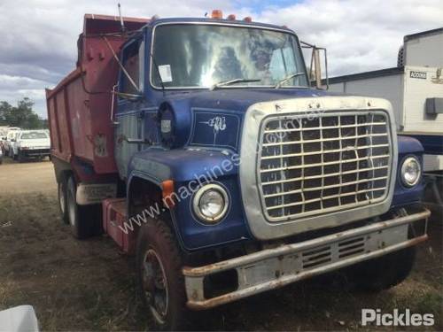 Ford Louisville L8000
