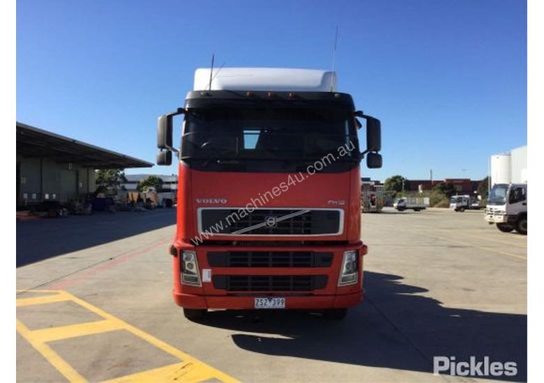 caption 2004 Volvo FH12