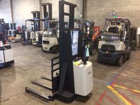 Electric Forklift Walkie Stacker M Series 2006 - picture0' - Click to enlarge
