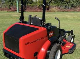 Toro Groundsmaster 7210 - picture2' - Click to enlarge