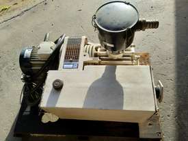 VACUUM PUMP.  Clean unit in very good condition - picture0' - Click to enlarge
