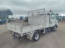 Isuzu NNR200 - picture2' - Click to enlarge