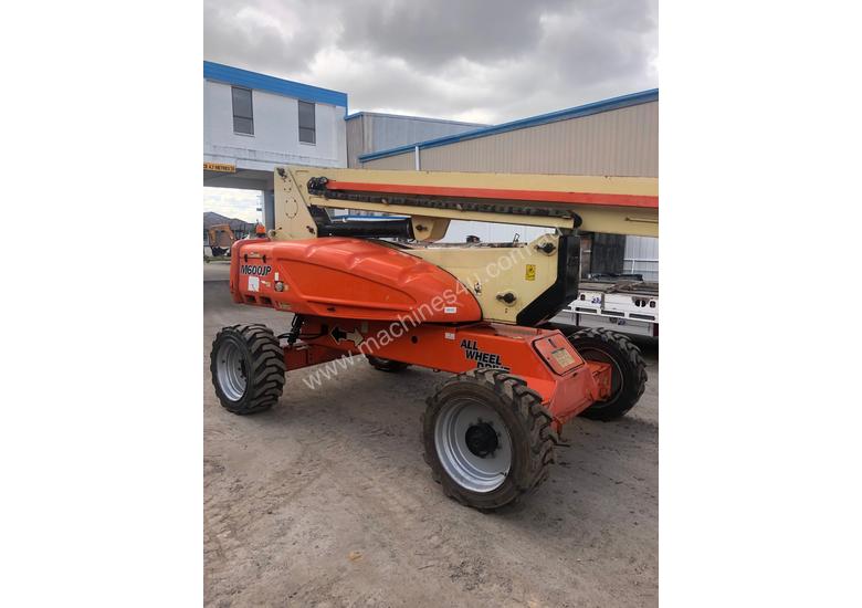 caption JLG M600JP BOOM LIFT