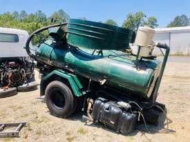 MORITO 2000L SUCTION VACUUM TANKER COMPLETE UNIT - picture0' - Click to enlarge