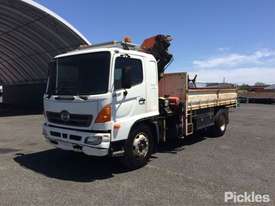 2005 Hino FG1J - picture2' - Click to enlarge
