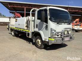2011 Isuzu F Series - picture0' - Click to enlarge