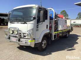 2011 Isuzu F Series - picture2' - Click to enlarge