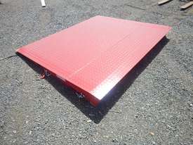 LOT # 0156  Unused Container Ramp - picture0' - Click to enlarge