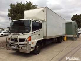 2006 Hino FD1J - picture2' - Click to enlarge