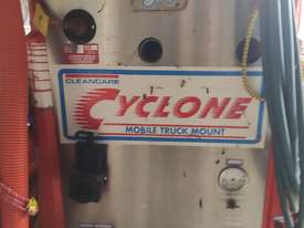 Cyclone Carpet Cleaning machine - picture0' - Click to enlarge