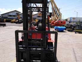 Used 4.0T Nissan Diesel Forklift F04D40HUT | Darwin - picture1' - Click to enlarge