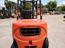 Used 4.0T Nissan Diesel Forklift F04D40HUT | Darwin - picture2' - Click to enlarge