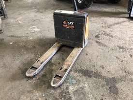 Crown Electric Pallet Truck - picture2' - Click to enlarge
