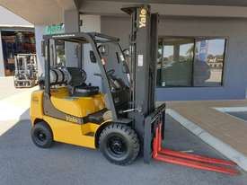 Yale 1980KG LPG Forklift with 5500mm Three Stage Mast - picture0' - Click to enlarge