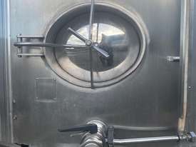 30,000ltr Jacketed Stainless Steel Milk Silo, Tank - picture2' - Click to enlarge