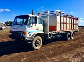 HINO FF177 28ft cattle truck - picture1' - Click to enlarge