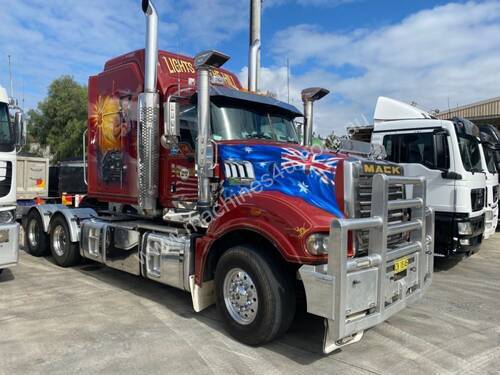 Mack Superliner 6 x 4 Prime Mover