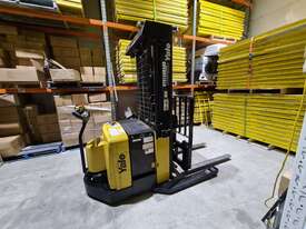 Yale MRW030 4.54M Lift 1.36t Walkie Reach Stacker - Forklift - picture0' - Click to enlarge