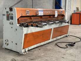 Hot Deal! 3100mm x 4mm Hydraulic Guillotine - Cuts Well Priced to Sell Due to Incoming Containers - picture0' - Click to enlarge