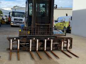 7.0T Diesel Counterbalance Forklift - picture1' - Click to enlarge