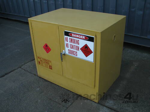 PRATT Safety Cabinet 140L Hazardous Dangerous Flammable Liquids Storage