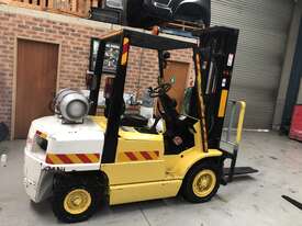 High quality 2.5 ton forklift  - picture0' - Click to enlarge