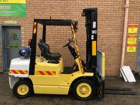 High quality 2.5 ton forklift  - picture2' - Click to enlarge