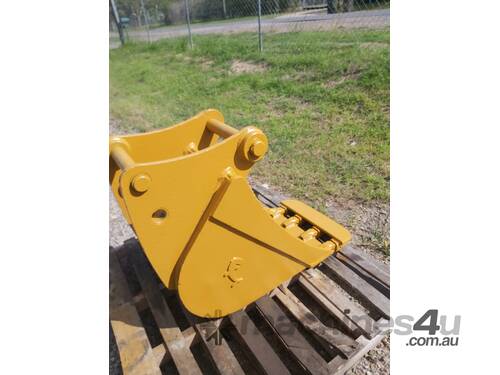 1999 450MM JAWS BUCKET – NOW $660 GST INC.
