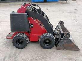 Used Dingo K9-3 Mini Loader - picture2' - Click to enlarge