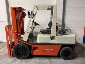Nissan 3 ton LPG Forklift *low hours* - picture0' - Click to enlarge