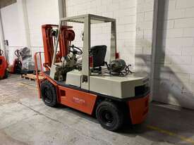 Nissan 3 ton LPG Forklift *low hours* - picture1' - Click to enlarge