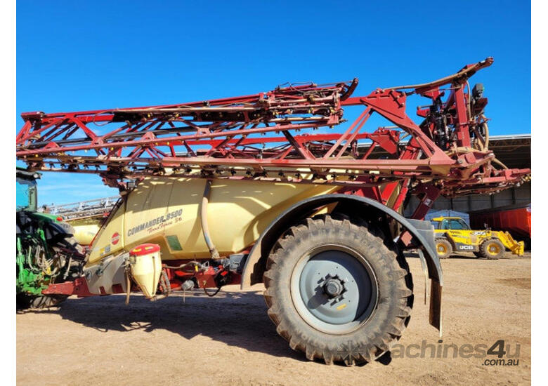 caption Hardi Commander 8536 TDZ Boom Spray Sprayer