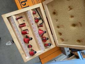 Router Table, Router and Router Bits - picture2' - Click to enlarge