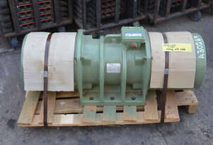 Large Bolt on Vibrator Vibrating Motor 6kW F 1603-6-7-0 German Made