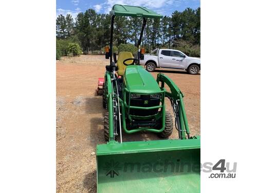 John Deere 1025R Compact Ut Tractors