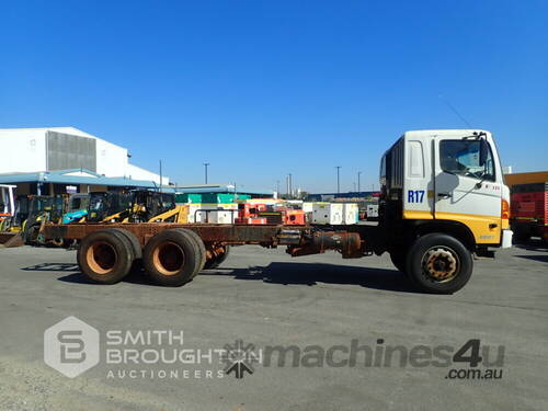 2009 HINO FM500 6X4 CAB CHASSIS TRUCK