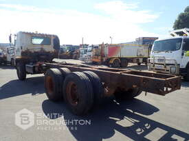 2009 HINO FM500 6X4 CAB CHASSIS TRUCK - picture2' - Click to enlarge