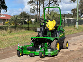 John Deere 1550 Front Deck Lawn Equipment - picture0' - Click to enlarge