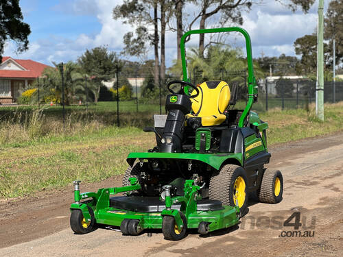 John Deere 1550 Front Deck Lawn Equipment