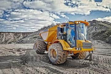 The Hydrema 912HM is powered by a 147 hp (108 kW), 4-cylinder, 4.5L engine!