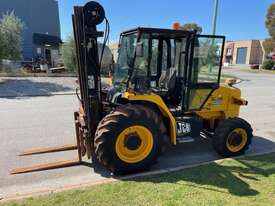 Forklift JCB All Terrain 208 4204 hours 4 tonne 4x4 - picture2' - Click to enlarge