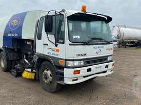 Hino FF - picture0' - Click to enlarge