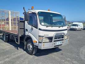 Hino Dutro - picture0' - Click to enlarge