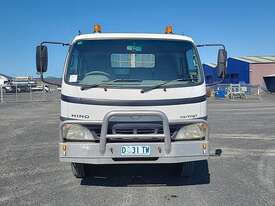 Hino Dutro - picture0' - Click to enlarge