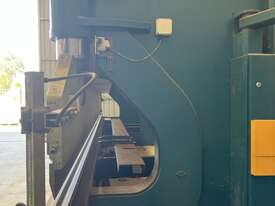 8M Scalen Hydraulic Press Brake 200T - picture2' - Click to enlarge